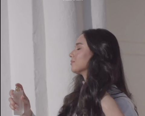 A fragrance that captivates your senses and hair
