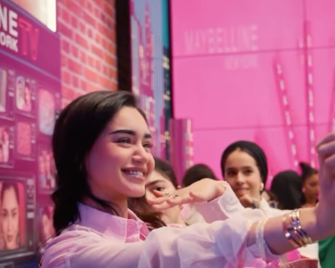 Throwback to the @maybelline_maroc Ramadan event at Maybelline Ramadan Majliss with our squad and a special meet up with singer @rymfikri ! Celebrating a night of glamour, music, and unforgettable moments