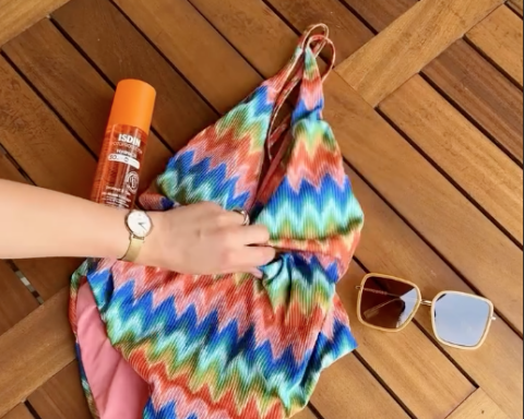 Hot days, hotter vibes 🔥 From @calzedoniamaroc stunning summer fits to @1moment.officiel body-loving essentials — you’re summer-ready from head to toe.