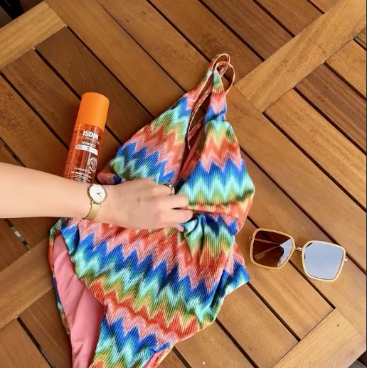 Hot days, hotter vibes 🔥 From @calzedoniamaroc stunning summer fits to @1moment.officiel body-loving essentials — you’re summer-ready from head to toe.